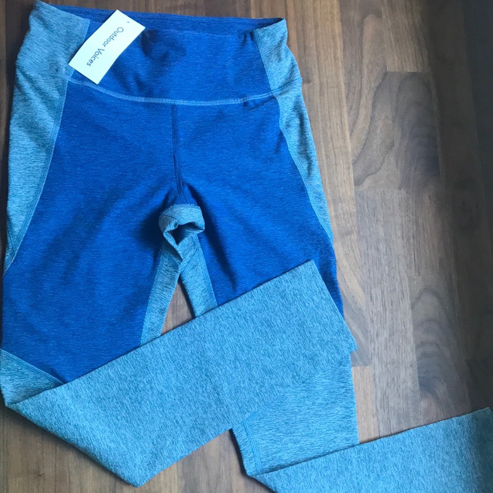 Outdoor Voices new with tags 3/4 warmup leggings